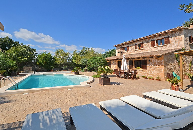 Landhaus Poolliegen Himmel Pool