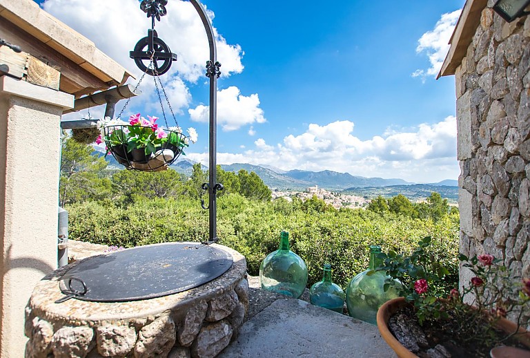 Brunnen im Garten der Finca 