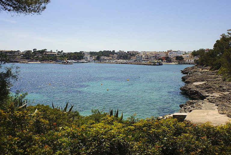 Umgebung des Ferienhauses und Meerblick