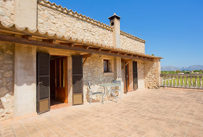 Terrasse mit Blick auf die Landschaft