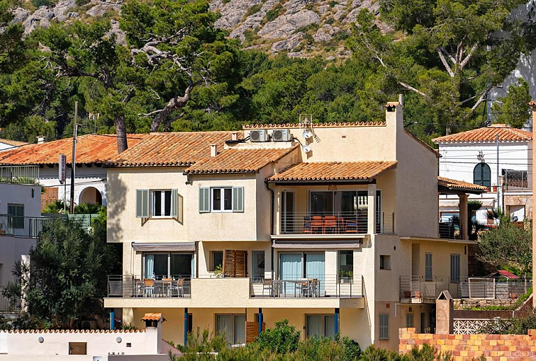 Haus mit Ferienwohnung im Obergeschoss